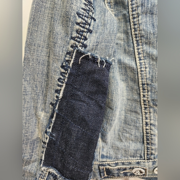 Buffalo Jeans - David Bitton Vintage Jean Jacket in Distressed Denim - Picture 5 of 6